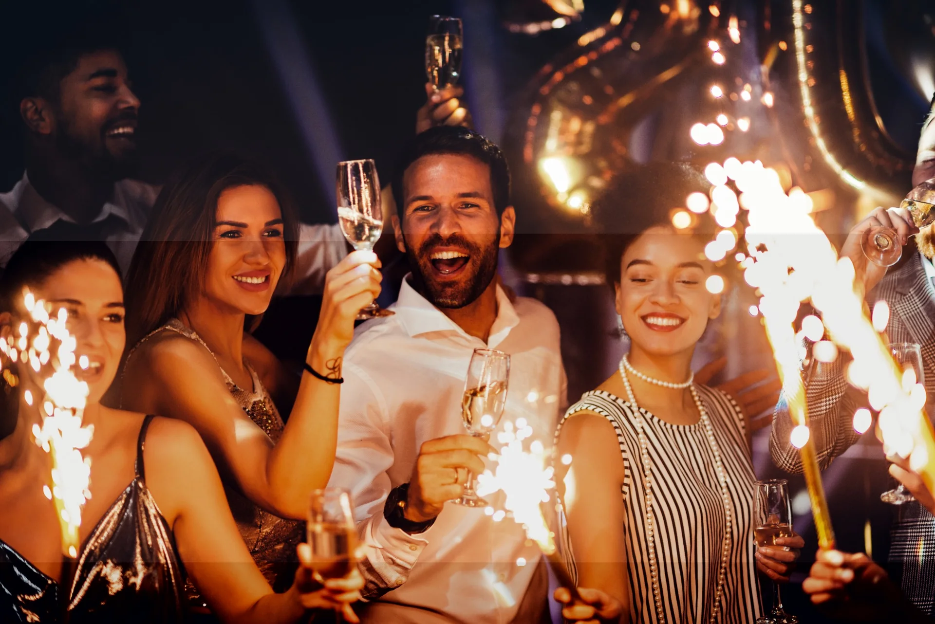 5 TOPPERS voor een Oud & Nieuw arrangement met Feestavond!
