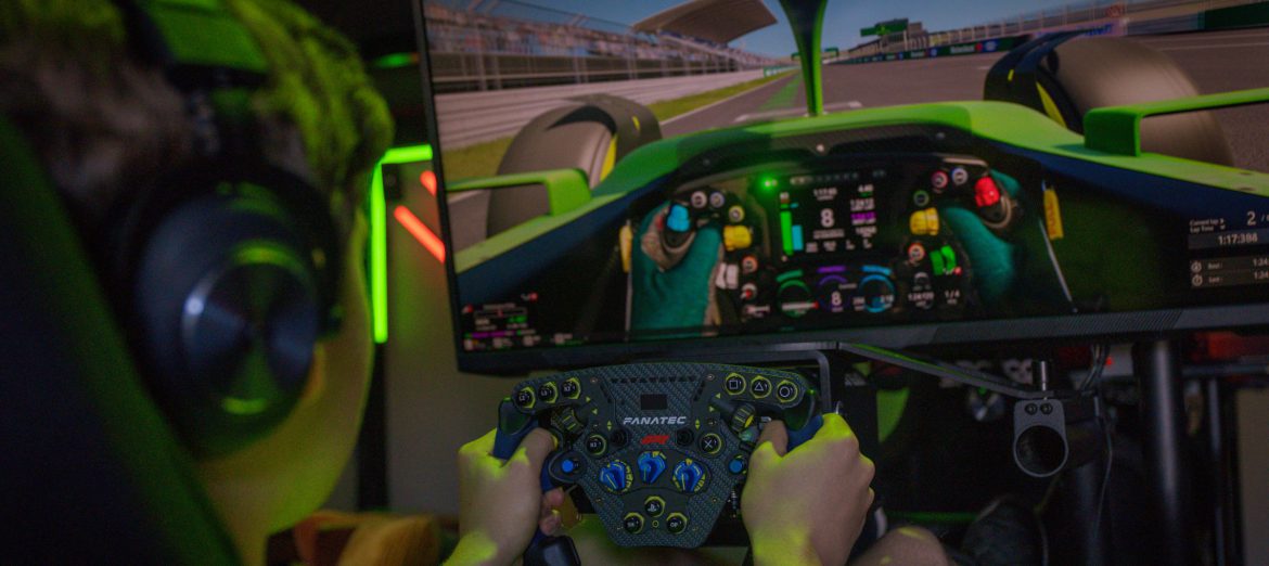 Racen in de simulator tijdens uw mannenweekend